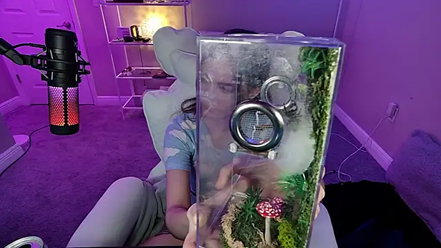 Snapshot of AngieFae_ chatting on 27, 11, 2025 AngieFae online show from 27, 11, 2025