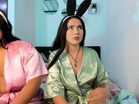 Twodirtyteens18 online show from 21, 10, 2025