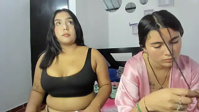 Twodirtyteens18 online show from 9, 11, 2025