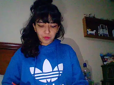 Snapshot of RedVelvet420 chatting on 23, 10, 2025 RedVelvet420 online show from 23, 10, 2025