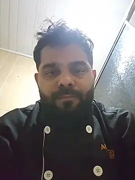 Snapshot of Sfdocom chatting on 4, 12, 2025 Sfdocom online show from 4, 12, 2025