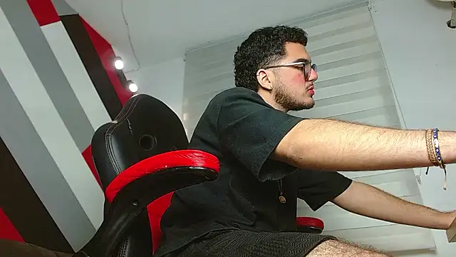 Zac Golden online show from 4, 2, 2026