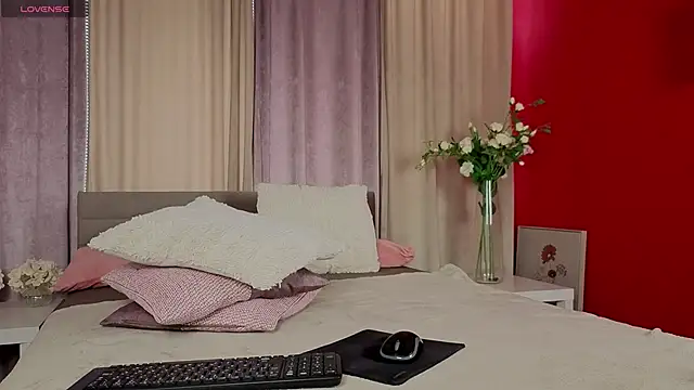 Snapshot of AlexColee chatting on 16, 11, 2025 AlexColee online show from 16, 11, 2025