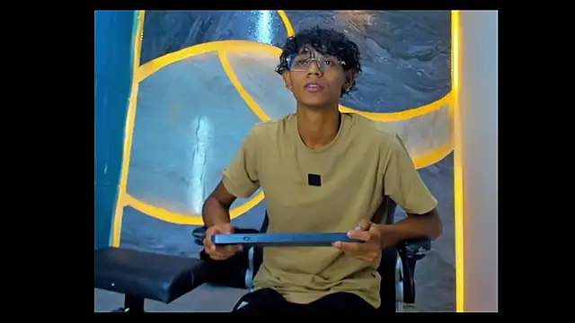 Sex Boy 33  online show from 24, 10, 2025