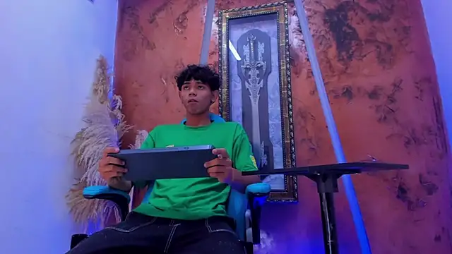 Sex Boy 33  online show from 30, 10, 2025