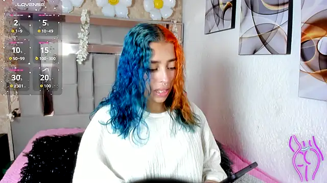 Cristall ravven online show from 5, 11, 2025