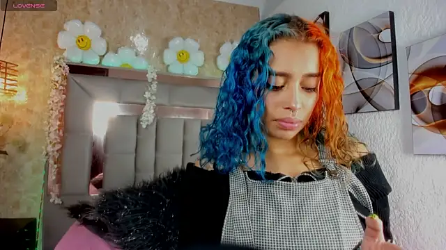 Cristall ravven online show from 25, 11, 2025