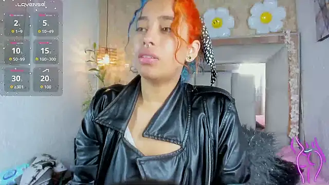 Cristall ravven online show from 3, 12, 2025