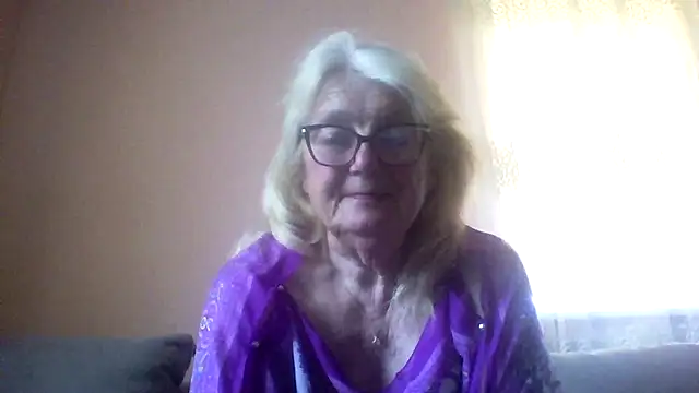 AmyLove353 online show from 5, 6, 2026