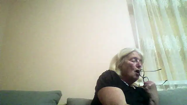 Snapshot of AmyLove353 chatting on 17, 6, 2026 AmyLove353 online show from 17, 6, 2026