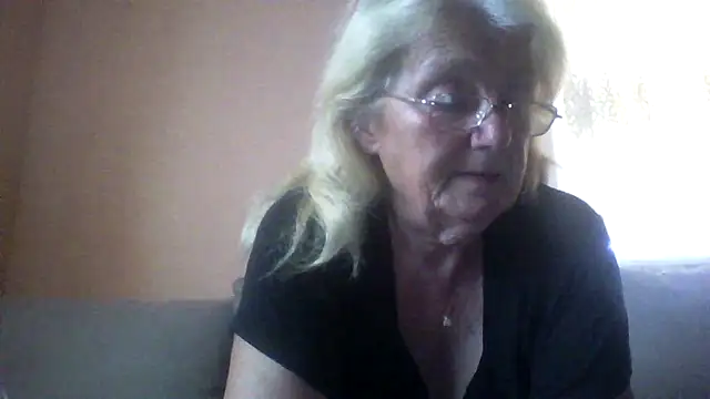 Snapshot of AmyLove353 chatting on 2, 7, 2026 AmyLove353 online show from 2, 7, 2026