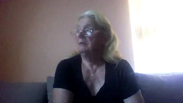 Snapshot of AmyLove353 chatting on 4, 7, 2026 AmyLove353 online show from 4, 7, 2026