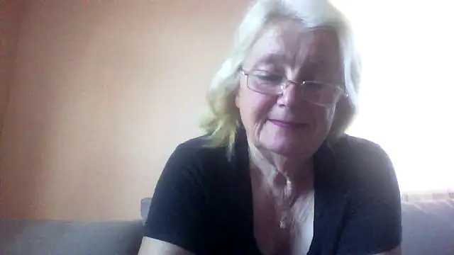 Snapshot of AmyLove353 chatting on 15, 7, 2026 AmyLove353 online show from 15, 7, 2026