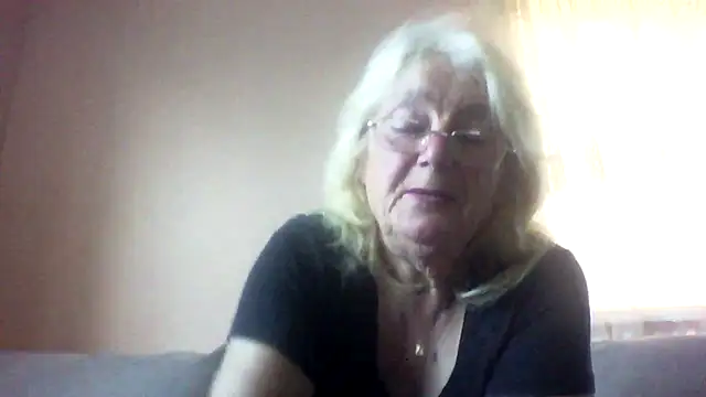 Snapshot of AmyLove353 chatting on 28, 7, 2026 AmyLove353 online show from 28, 7, 2026