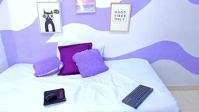 VIOLETA-28 online show from 15, 11, 2025