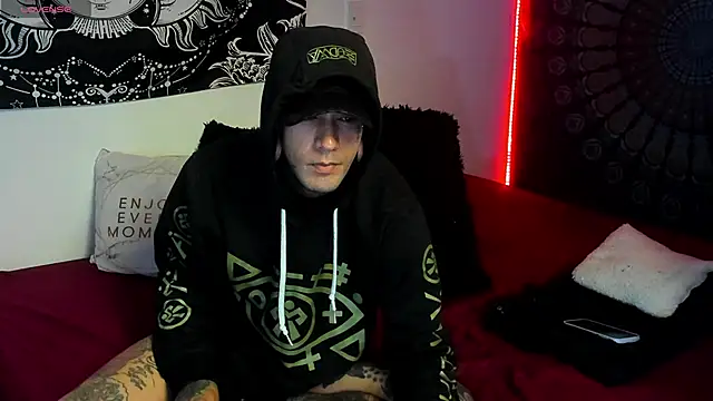 Snapshot of cleoo_jhonny chatting on 10, 11, 2025 cleoo jhonny online show from 10, 11, 2025