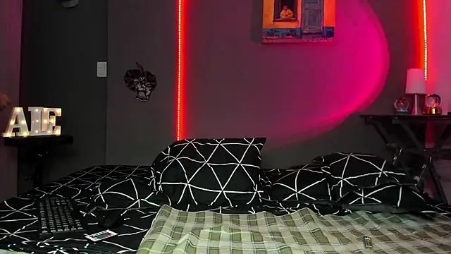 cleoo jhonny online show from 4, 3, 2026