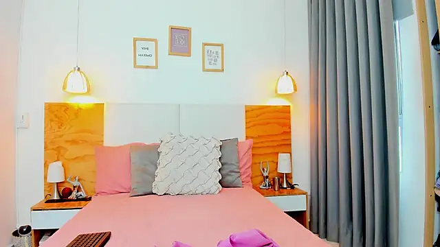 Abbie royy online show from 16, 12, 2025