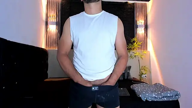 Snapshot of Ytria_1 chatting on 29, 10, 2025 Ytria 1 online show from 29, 10, 2025