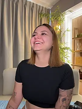Snapshot of Beella1_ chatting on 22, 6, 2026 Beella1 online show from 22, 6, 2026