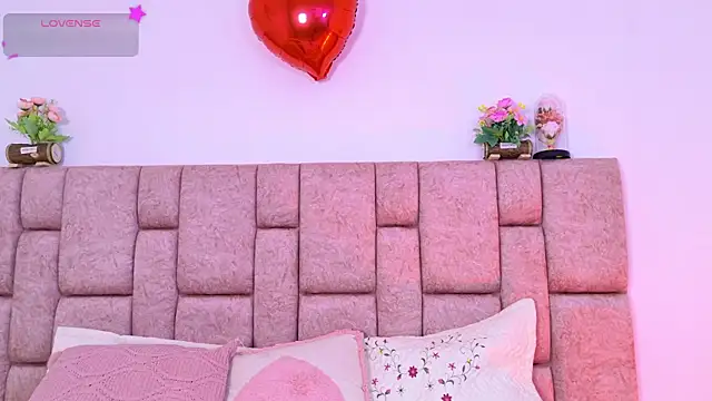 Karina Wong online show from 22, 10, 2025