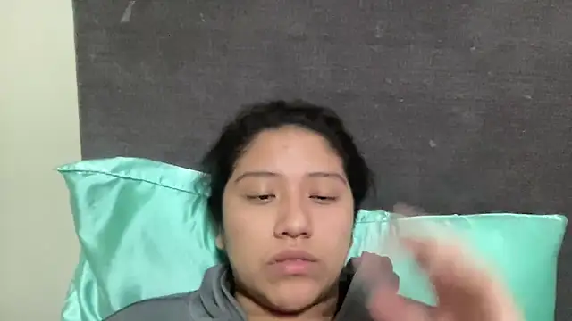 Snapshot of Kmiii21 chatting on 22, 10, 2025 Kmiii21 online show from 22, 10, 2025