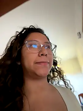 Snapshot of Kmiii21 chatting on 26, 10, 2025 Kmiii21 online show from 26, 10, 2025