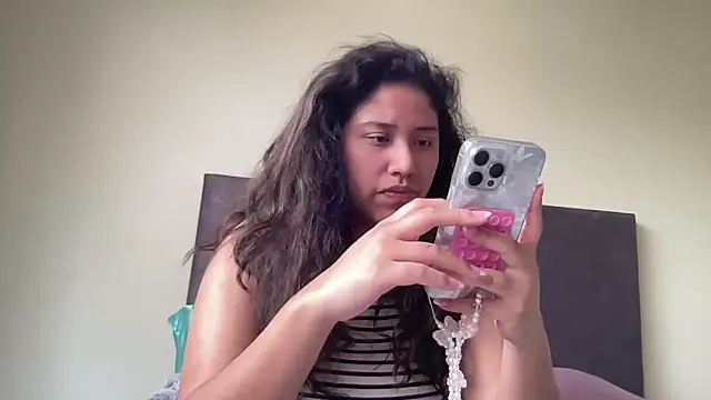 Snapshot of Kmiii21 chatting on 29, 10, 2025 Kmiii21 online show from 29, 10, 2025