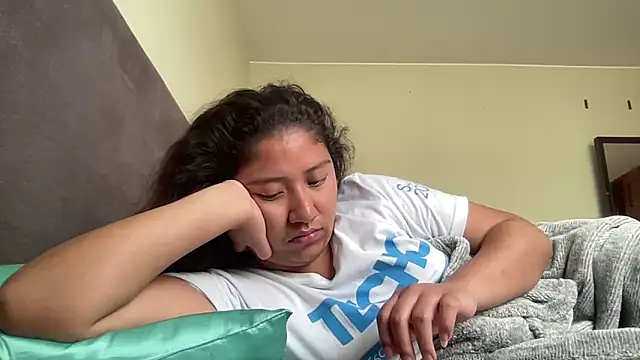 Snapshot of Kmiii21 chatting on 5, 11, 2025 Kmiii21 online show from 5, 11, 2025