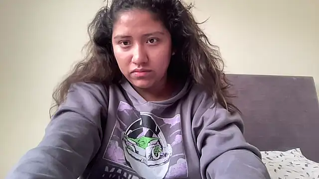 Snapshot of Kmiii21 chatting on 9, 11, 2025 Kmiii21 online show from 9, 11, 2025