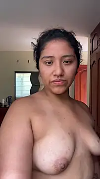 Snapshot of Kmiii21 chatting on 14, 11, 2025 Kmiii21 online show from 14, 11, 2025