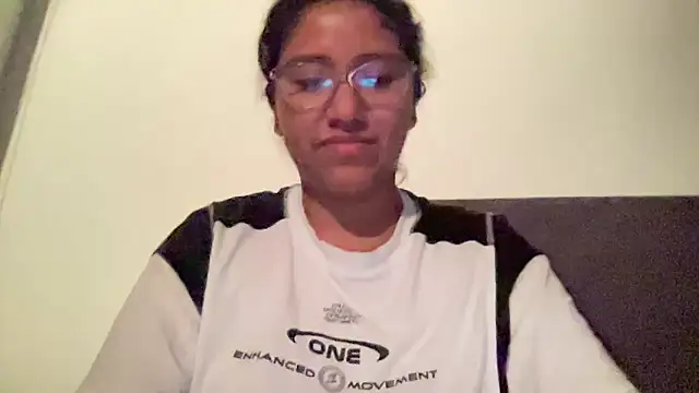 Snapshot of Kmiii21 chatting on 30, 11, 2025 Kmiii21 online show from 30, 11, 2025