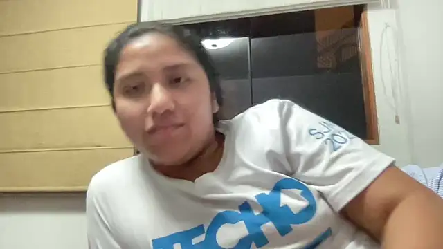 Snapshot of Kmiii21 chatting on 15, 12, 2025 Kmiii21 online show from 15, 12, 2025