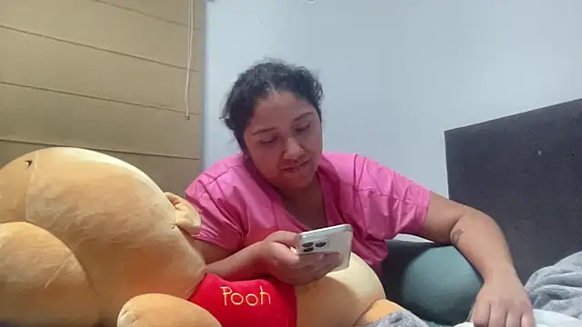 Snapshot of Kmiii21 chatting on 23, 12, 2025 Kmiii21 online show from 23, 12, 2025