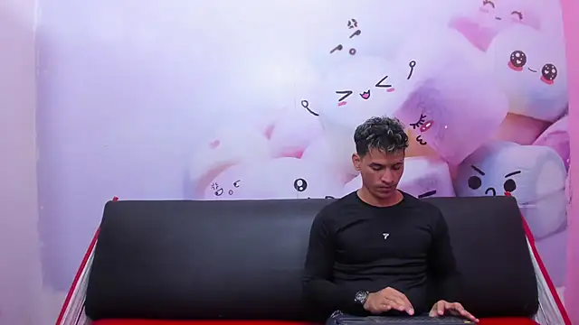 Snapshot of Latino_boys chatting on 23, 10, 2025 Latino boys online show from 23, 10, 2025