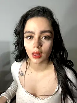 Snapshot of Selena_Roa chatting on 15, 11, 2025 Selena Roa online show from 15, 11, 2025