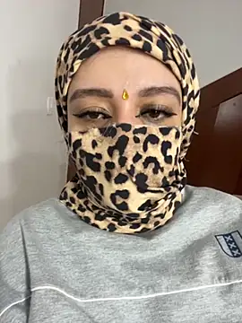 Snapshot of Selena_Roa chatting on 27, 11, 2025 Selena Roa online show from 27, 11, 2025