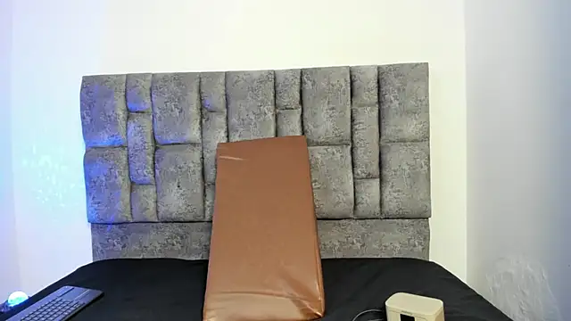 miah storm online show from 8, 11, 2025