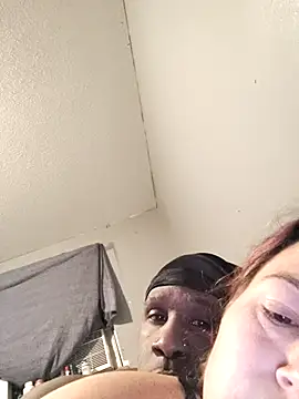 Snapshot of mrspowercouple93 chatting on 21, 10, 2025 mrspowercouple93 online show from 21, 10, 2025