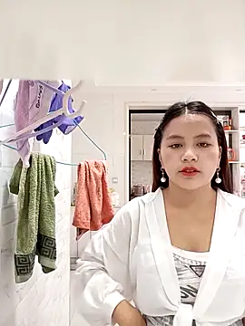 Snapshot of love-xx chatting on 29, 10, 2025 love-xx online show from 29, 10, 2025