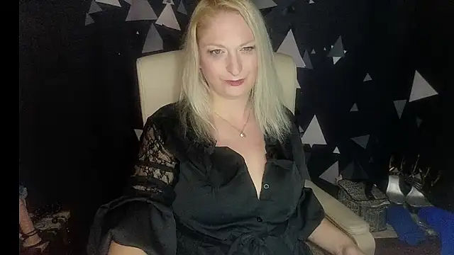 MonicaMis online show from 25, 11, 2025