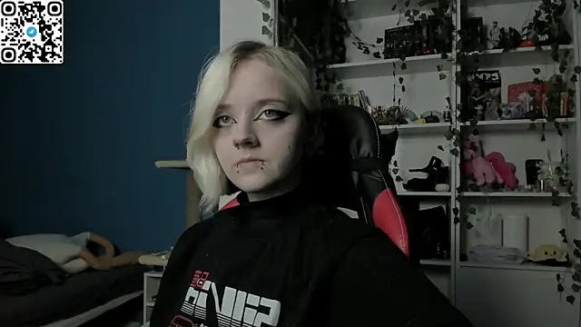 Snapshot of Holy_Mistress_S chatting on 26, 11, 2025 Holy Mistress S online show from 26, 11, 2025