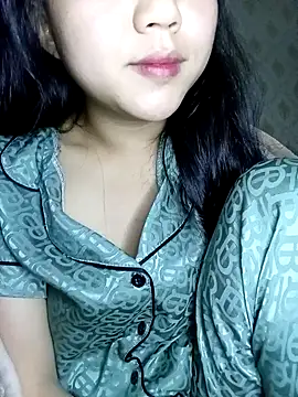 Quynhsumon online show from 14, 3, 2026