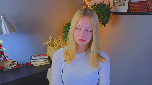 YungLyssy online show from 9, 11, 2025