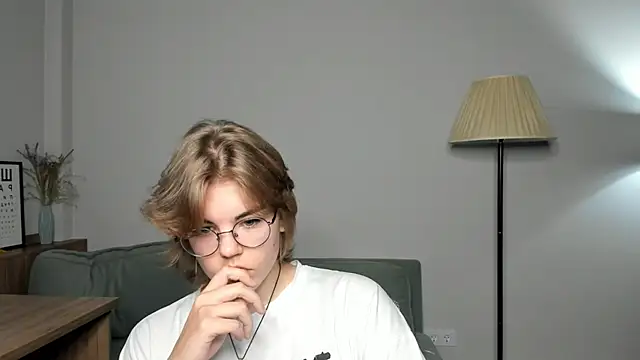 Snapshot of MelodyBaur chatting on 25, 10, 2025 MelodyBaur online show from 25, 10, 2025