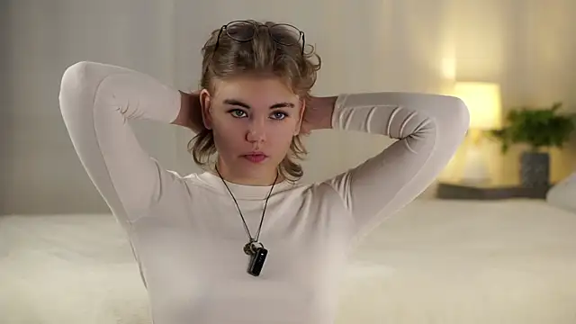 Snapshot of MelodyBaur chatting on 2, 11, 2025 MelodyBaur online show from 2, 11, 2025