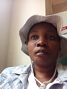 Snapshot of blackbeautyxx92 chatting on 12, 11, 2025 blackbeautyxx92 online show from 12, 11, 2025