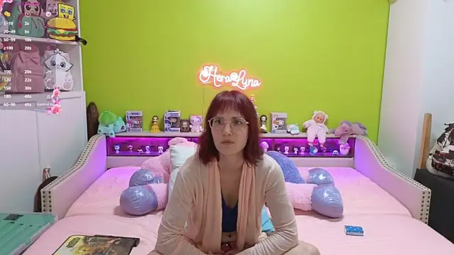 Snapshot of _HeraLuna_ chatting on 5, 1, 2026 HeraLuna online show from 5, 1, 2026