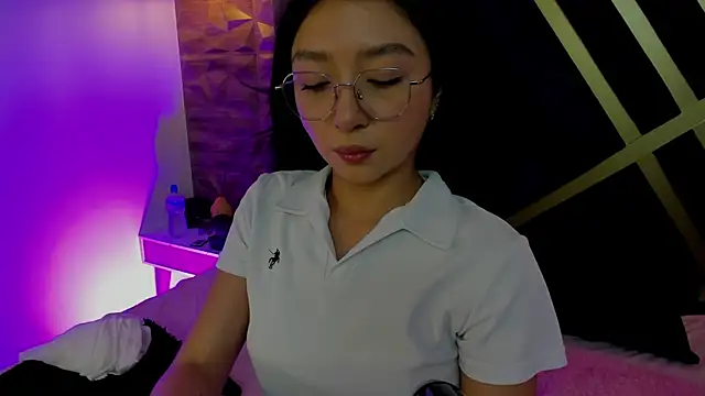 Snapshot of sydney_miller_ chatting on 18, 4, 2026 sydney miller online show from 18, 4, 2026