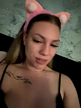 KittenKarlla online show from 31, 10, 2025